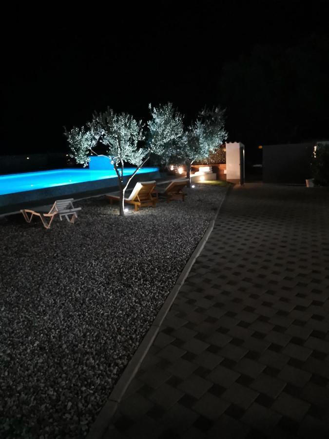 Jacuzi Cottage In The Olive Grove PUY 외부 사진